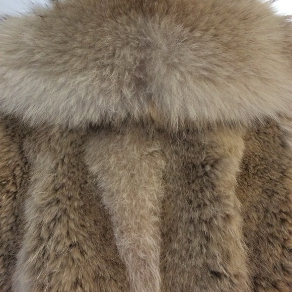 Coyote Fur - Full Length Coat - Picture 6 of 16